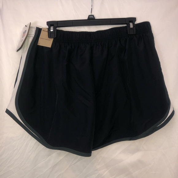 Atlanta Falcons Woman’s Nike Shorts Size XXL Standard fit Running Gym - Picture 2 of 5